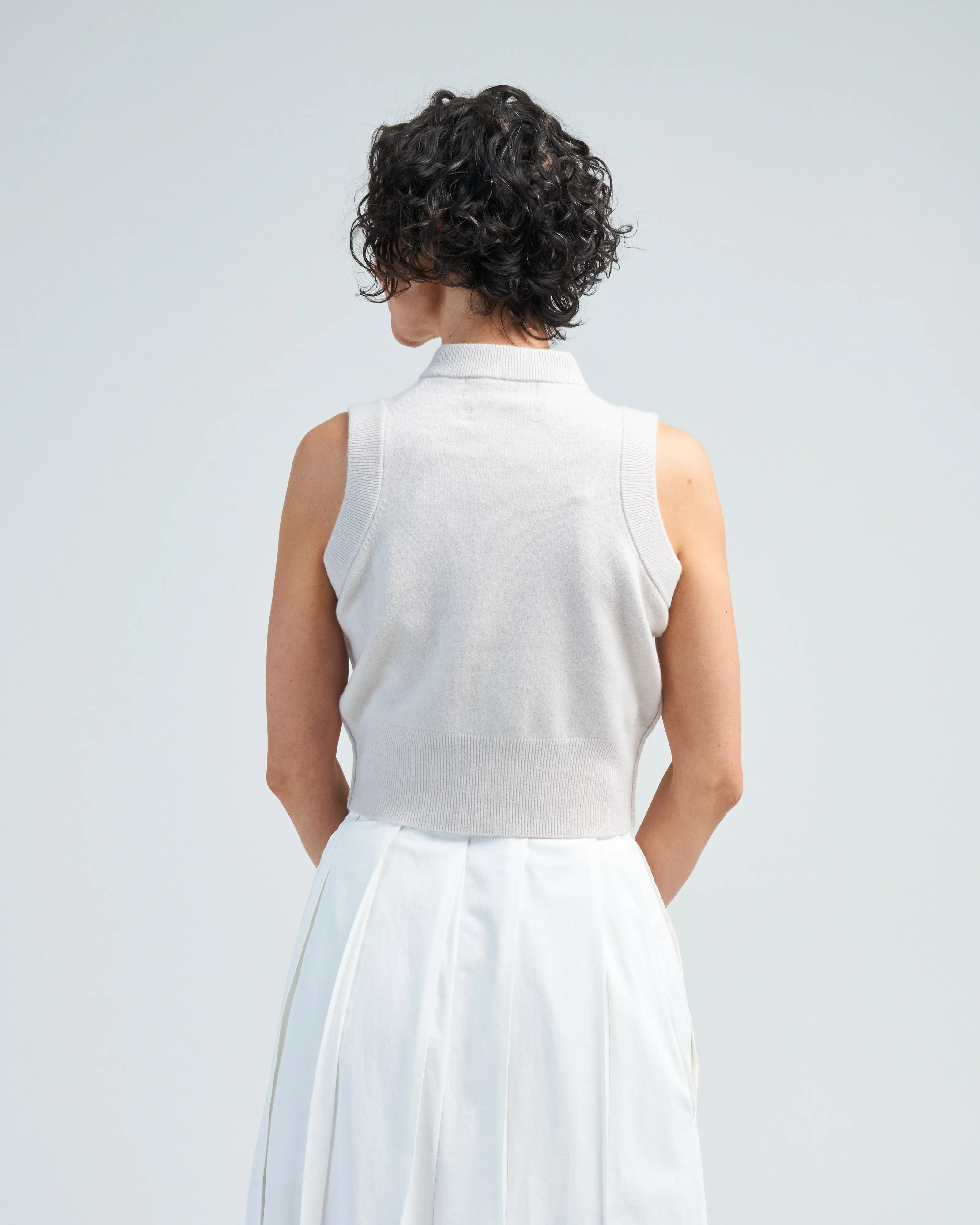 sleeveless button up