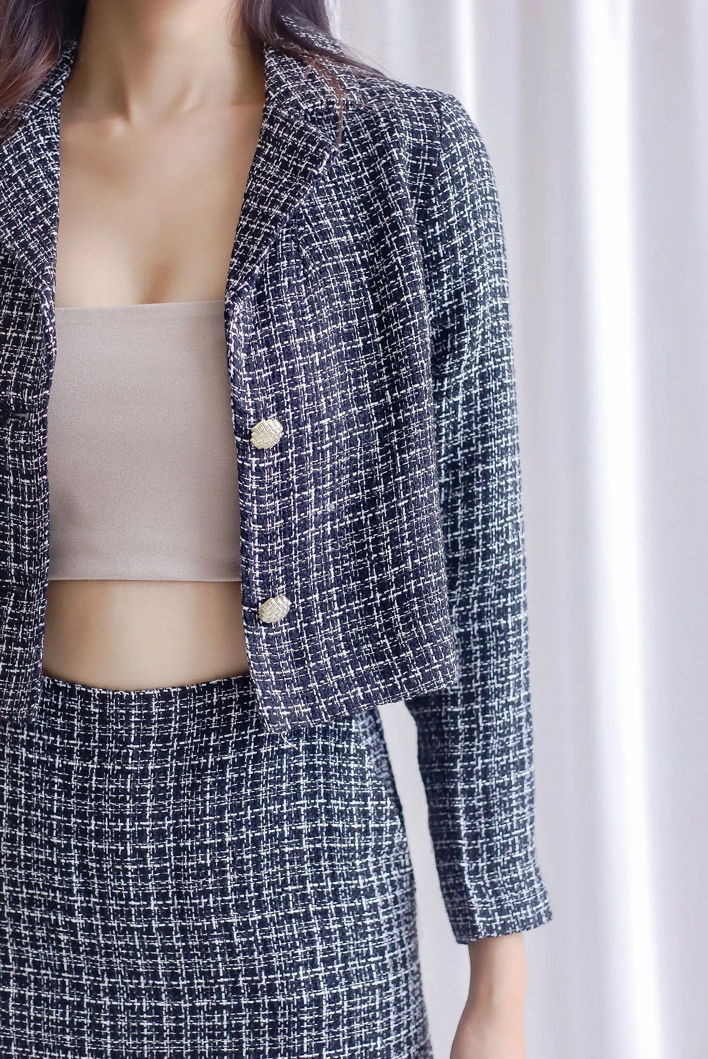 Smith Tweed Crop Blazer In Black Plaids
