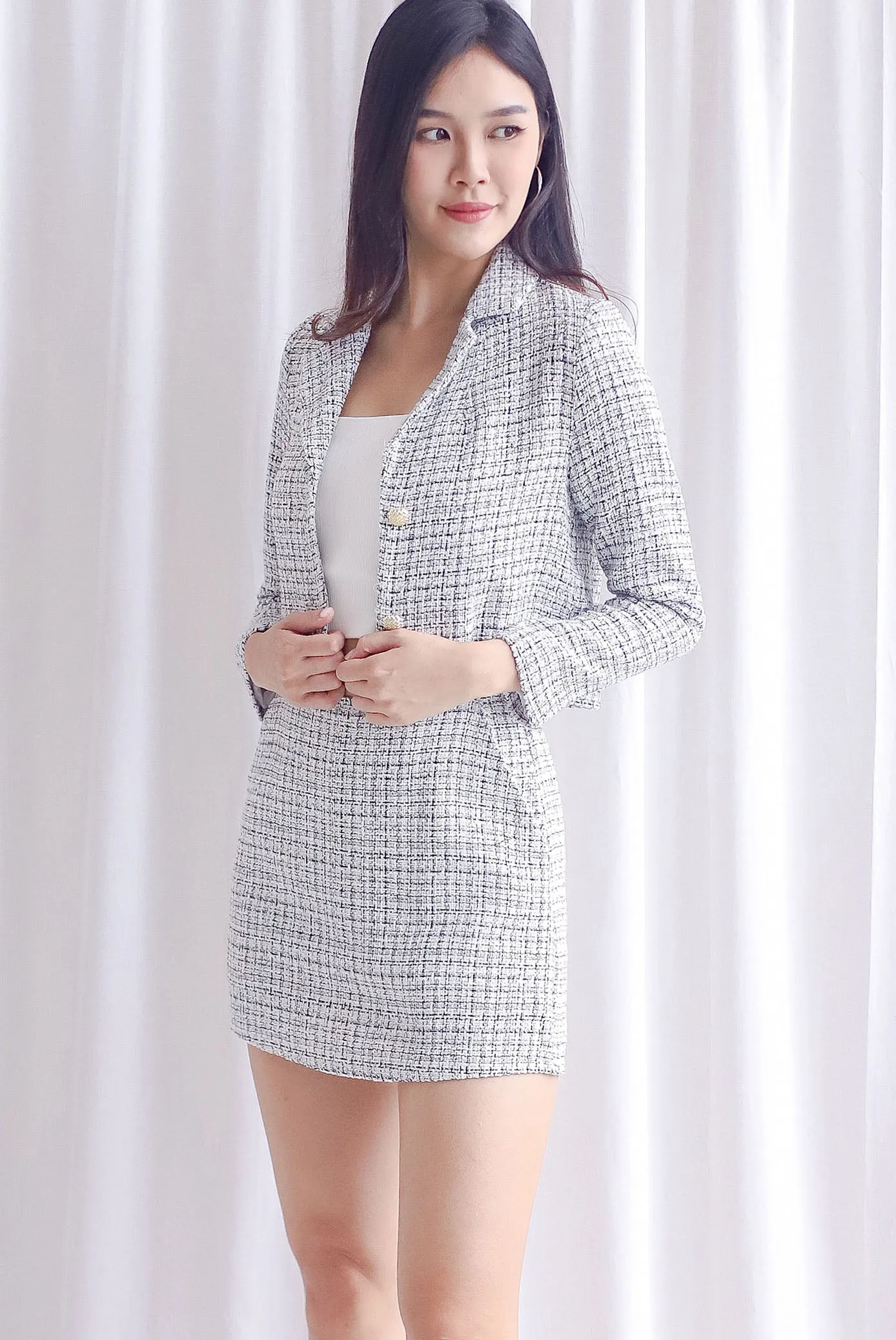 Smith Tweed Crop Blazer In White Plaids