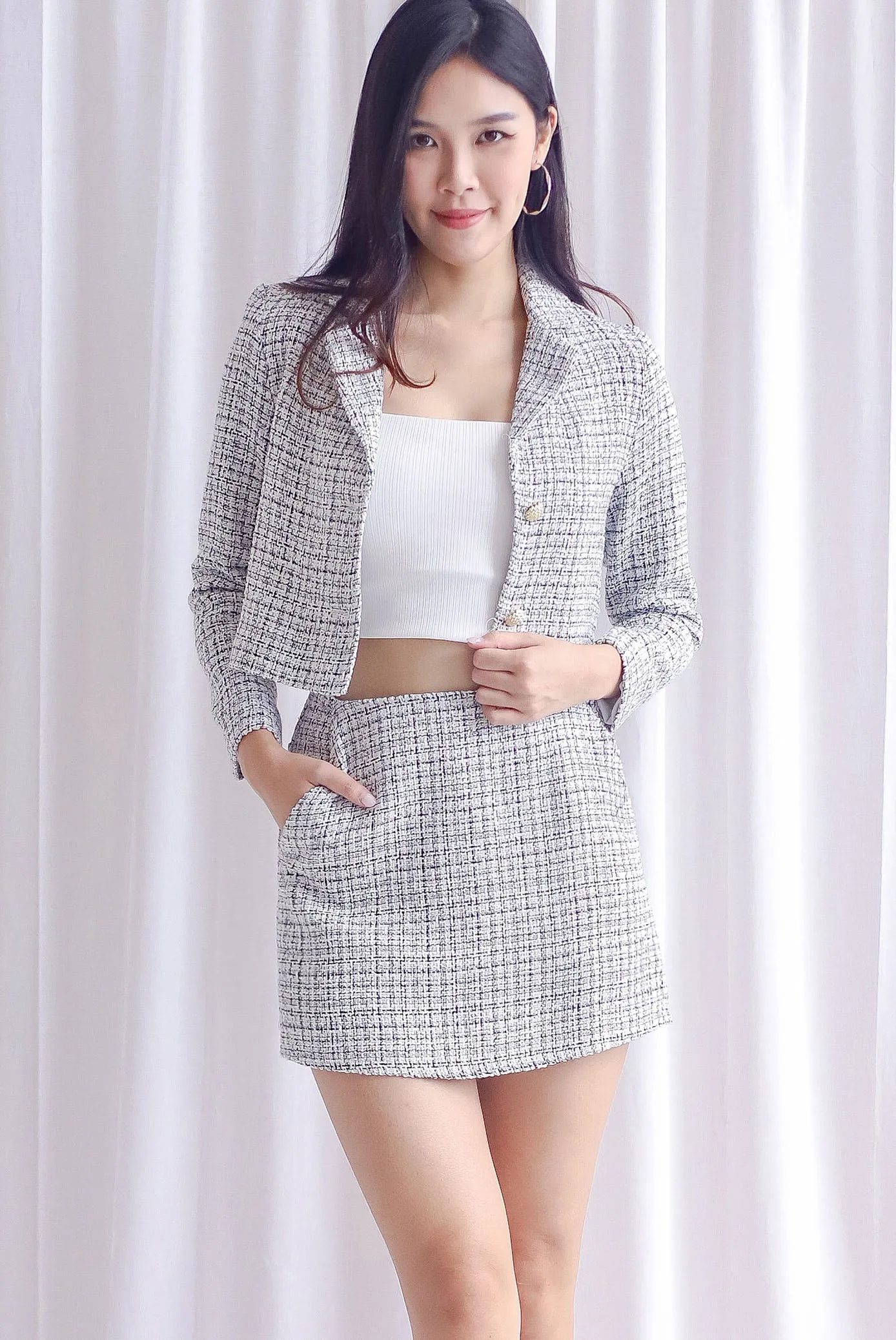 Smith Tweed Crop Blazer In White Plaids