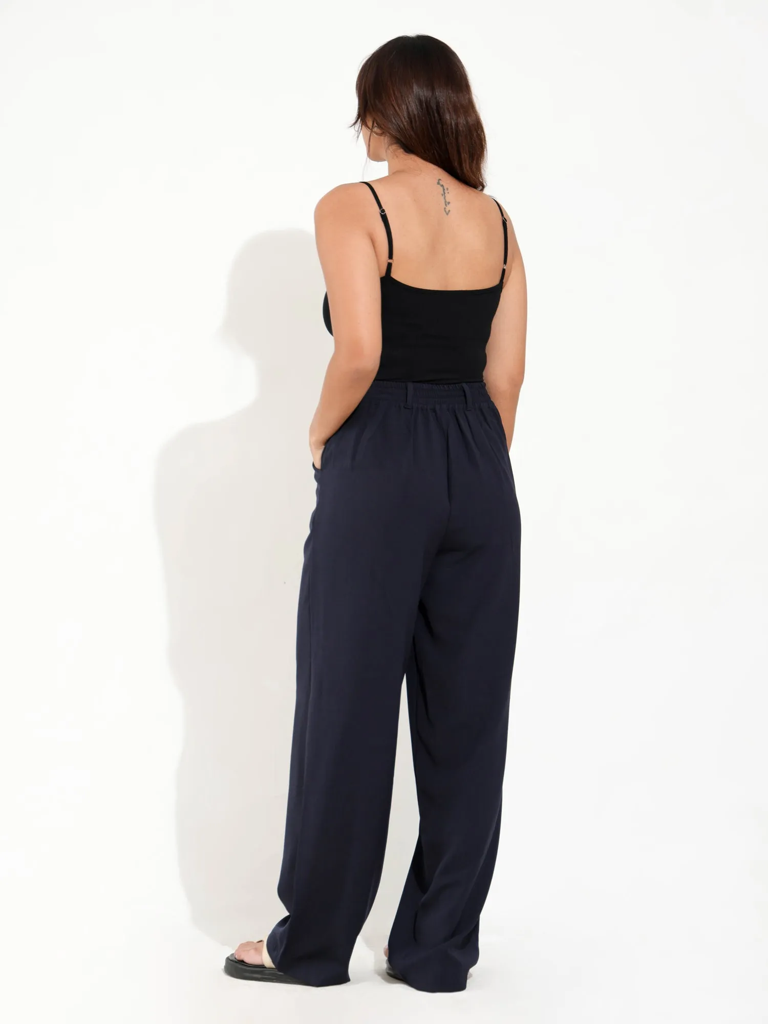 Straight Leg Out Pocket Pant