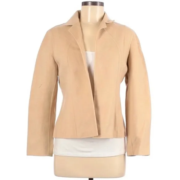 TALBOTS size 6Petite cream wool blazer in excellent condition