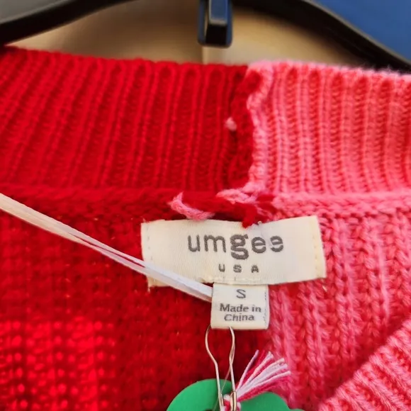 Umgee Women's two toned V neck Pink Knit Sweater Size Small long sleeve