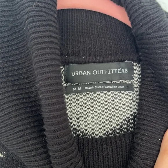 Urban Outfitters Black &amp; Cream Geometric Print Oversized Knit Turtleneck M