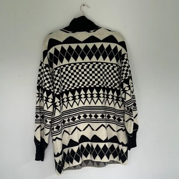 Urban Outfitters Black &amp; Cream Geometric Print Oversized Knit Turtleneck M