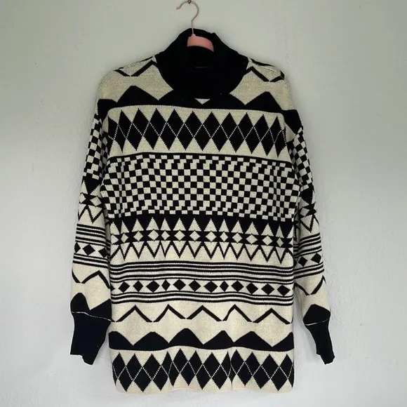 Urban Outfitters Black &amp; Cream Geometric Print Oversized Knit Turtleneck M