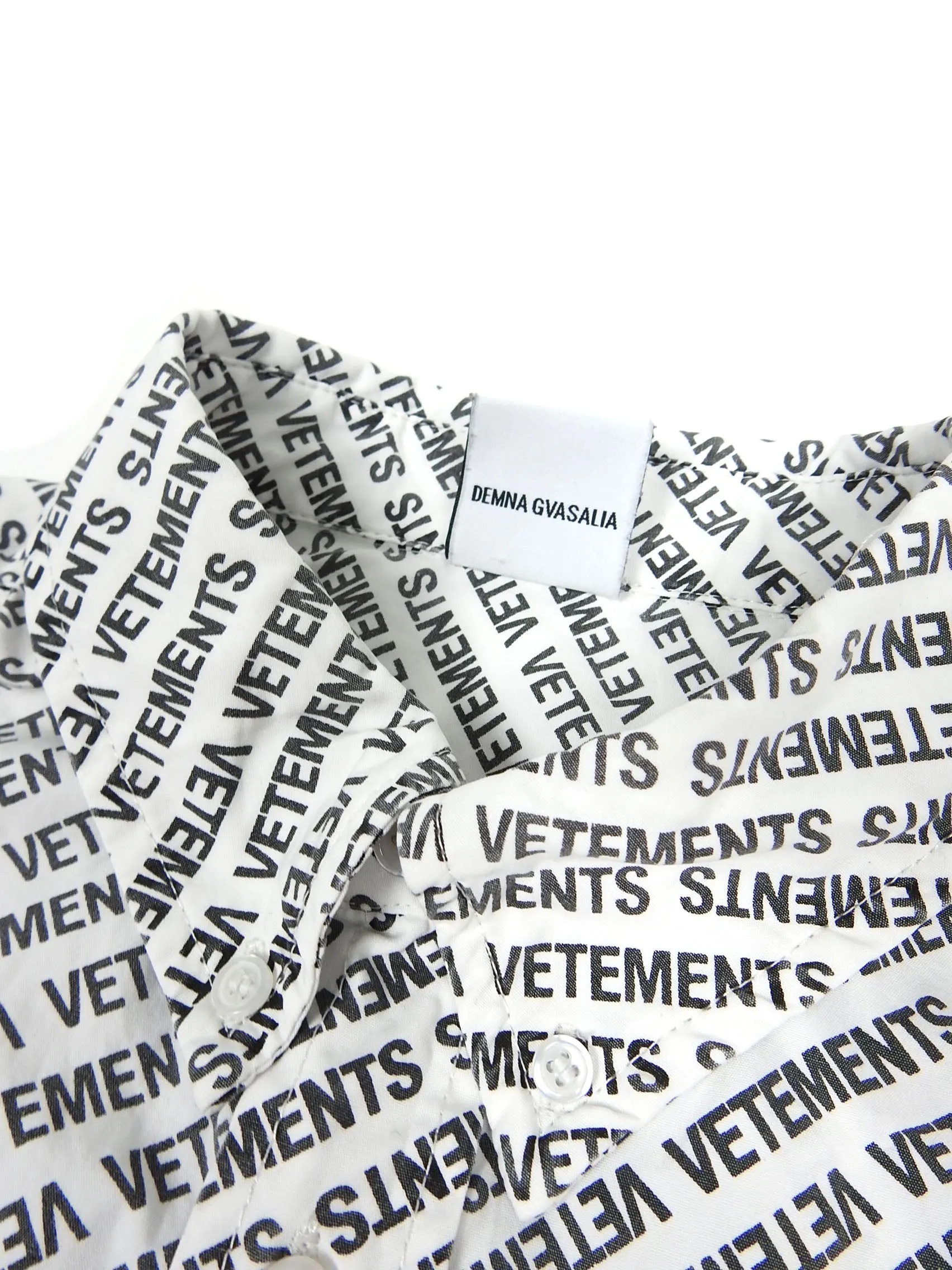 Vetements Pour Homme Logo Button Up Size Medium