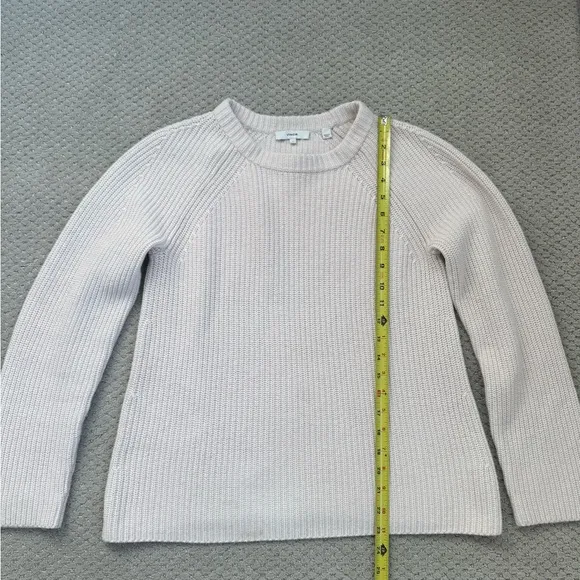 Vince cream crew neck sweater small