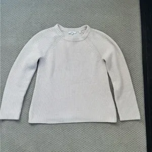 Vince cream crew neck sweater small
