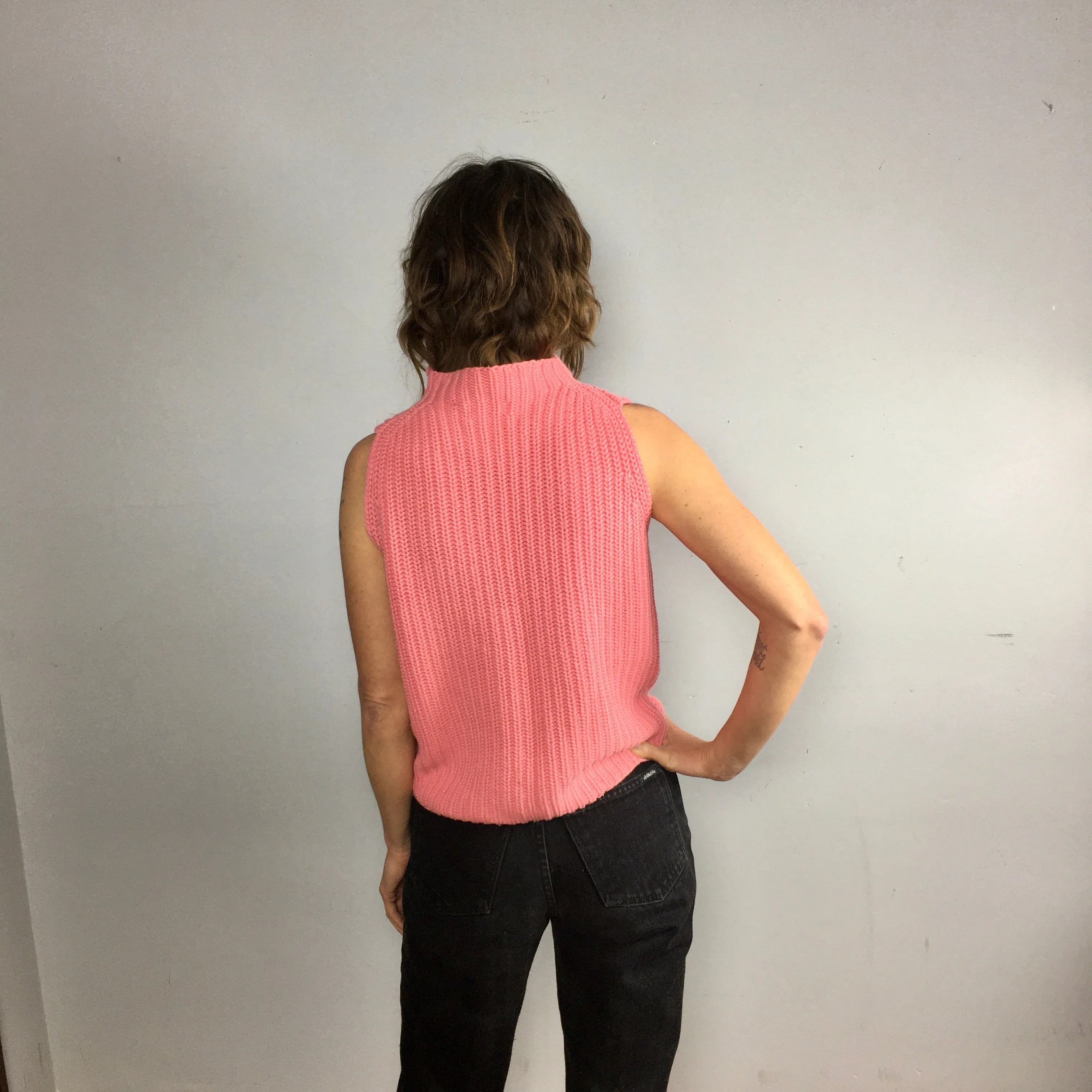 Vintage 80s 90s boxy Chunky Cable Knit sleeveless sweater // size Medium