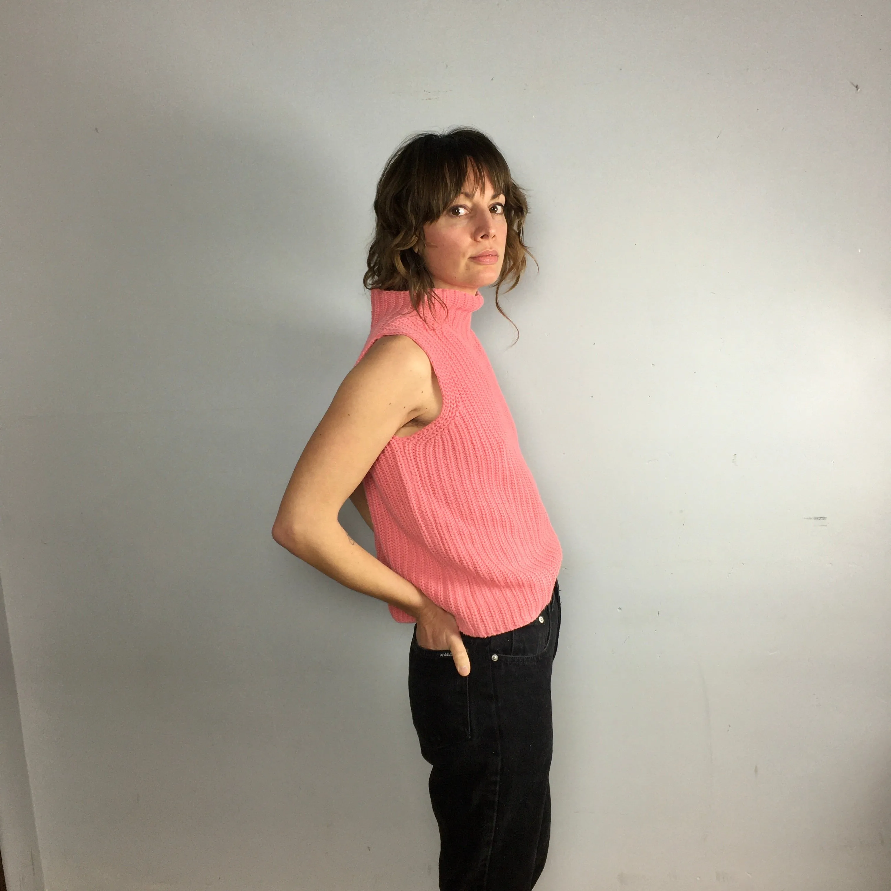 Vintage 80s 90s boxy Chunky Cable Knit sleeveless sweater // size Medium