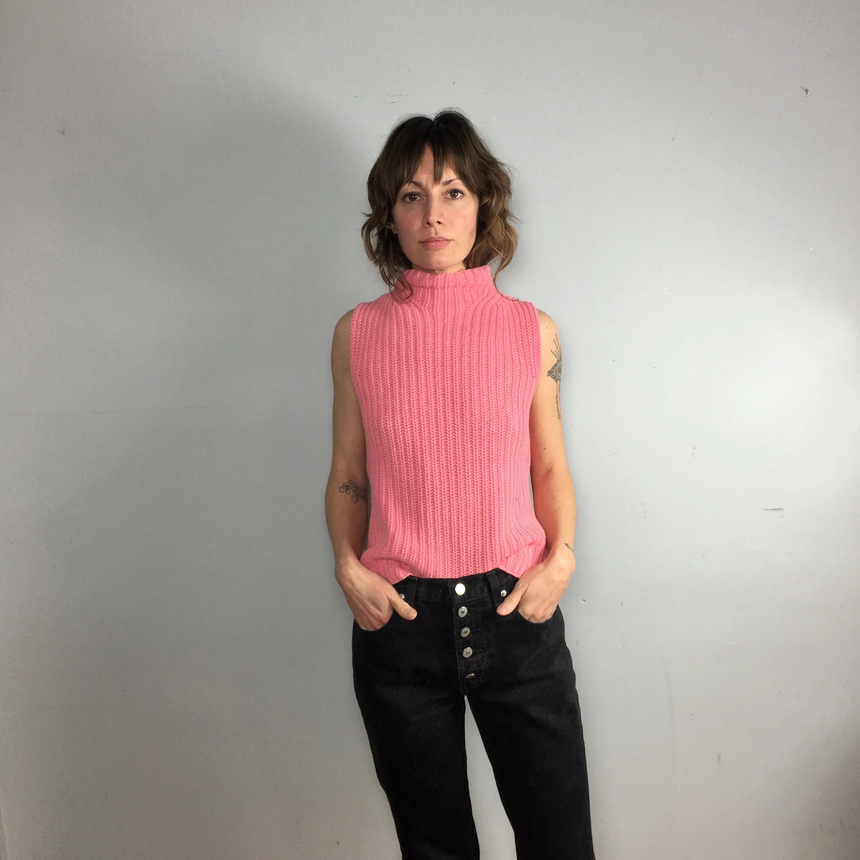 Vintage 80s 90s boxy Chunky Cable Knit sleeveless sweater // size Medium