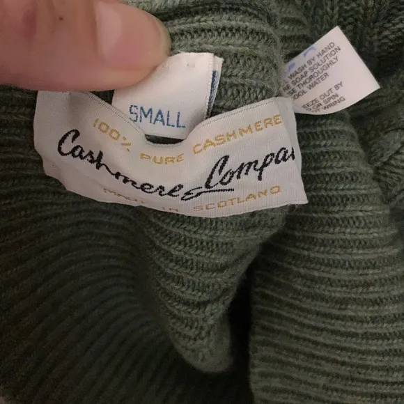 Vintage Cashmere Company Cable Knit Turtleneck Sweater