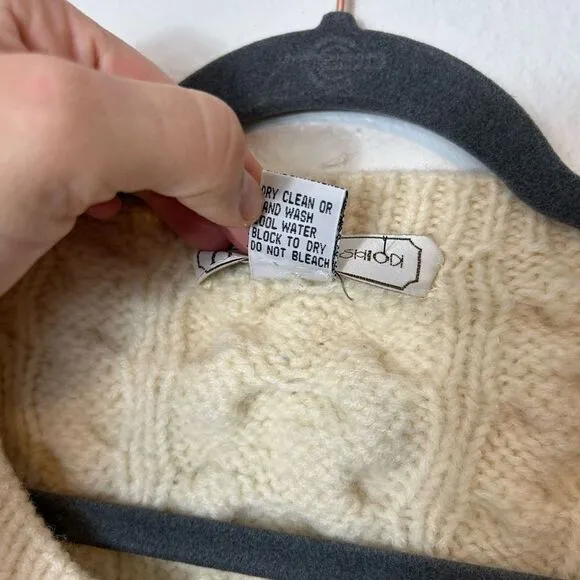 Vintage cable knit 100% wool button front cardigan size Large