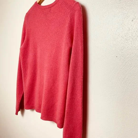 Woman Tahari  100%  Cashmere Sweater Pink Sz M