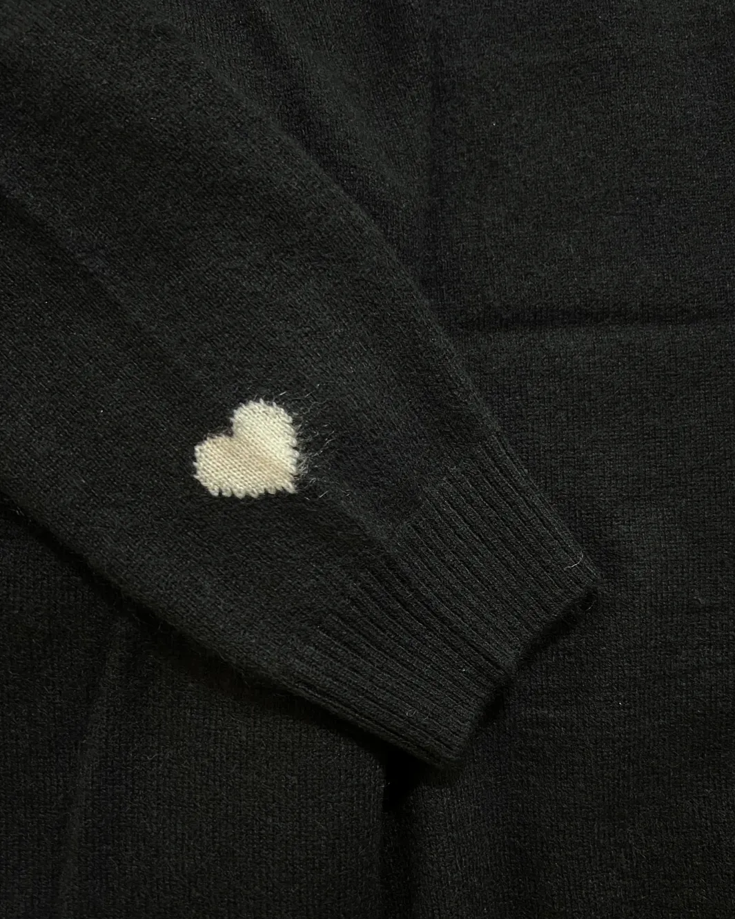 YARA CREWNECK NYC IN BLACK/IVORY