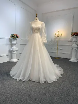Z022-Long Sleeve Organza Sweetheart Neckline With Long Train