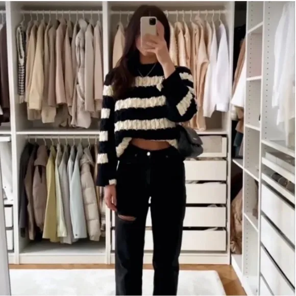 Zara Striped Cable Knit Sweater Fit loose