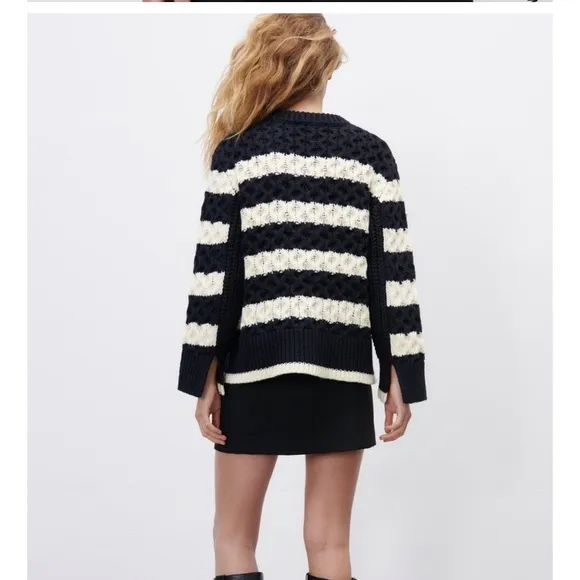 Zara Striped Cable Knit Sweater Fit loose